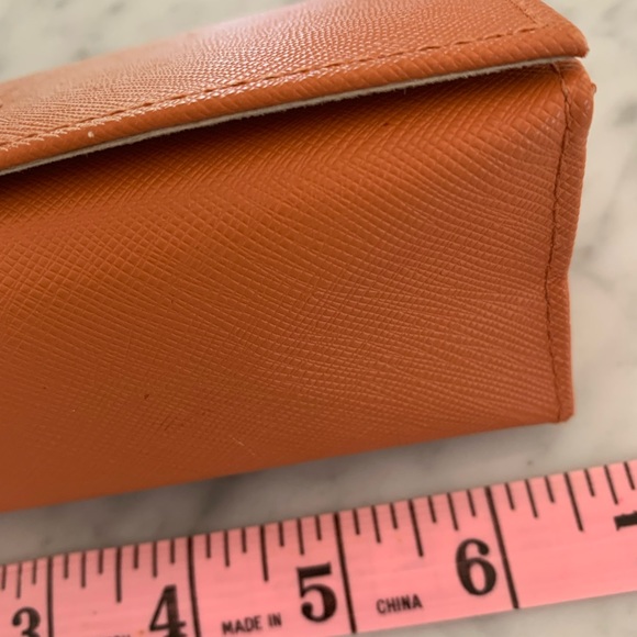 Tory Burch saffaino leather in blood orange sunglass case - Picture 8 of 11